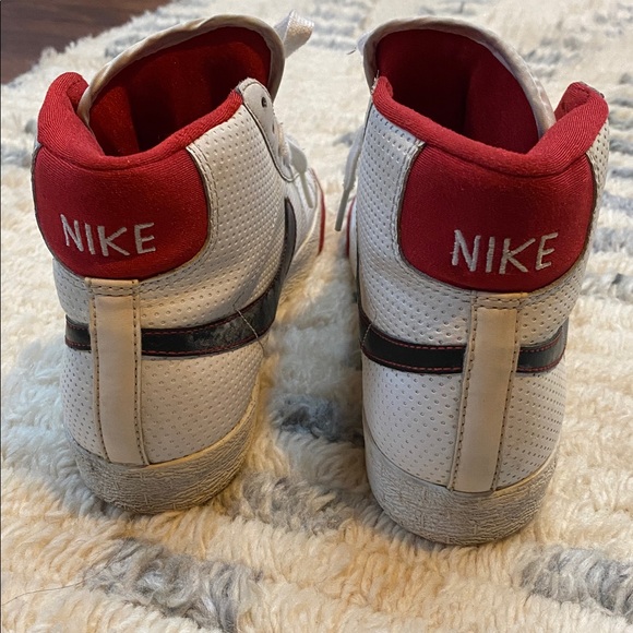 Nike High Tops Red White Black - Picture 5 of 7